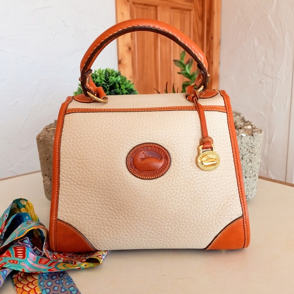 Dooney & Bourke Bonita Creme Brule Bone Carpet Bag 1990's - Picture 3 of 11